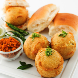 Local dishes that you must try in Mumbai