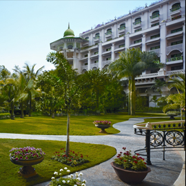 Things to consider when booking a hotel for travel around India