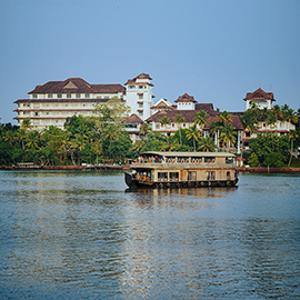 Ashtamudi Lake resorts