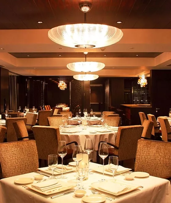 Le Cirque Signature